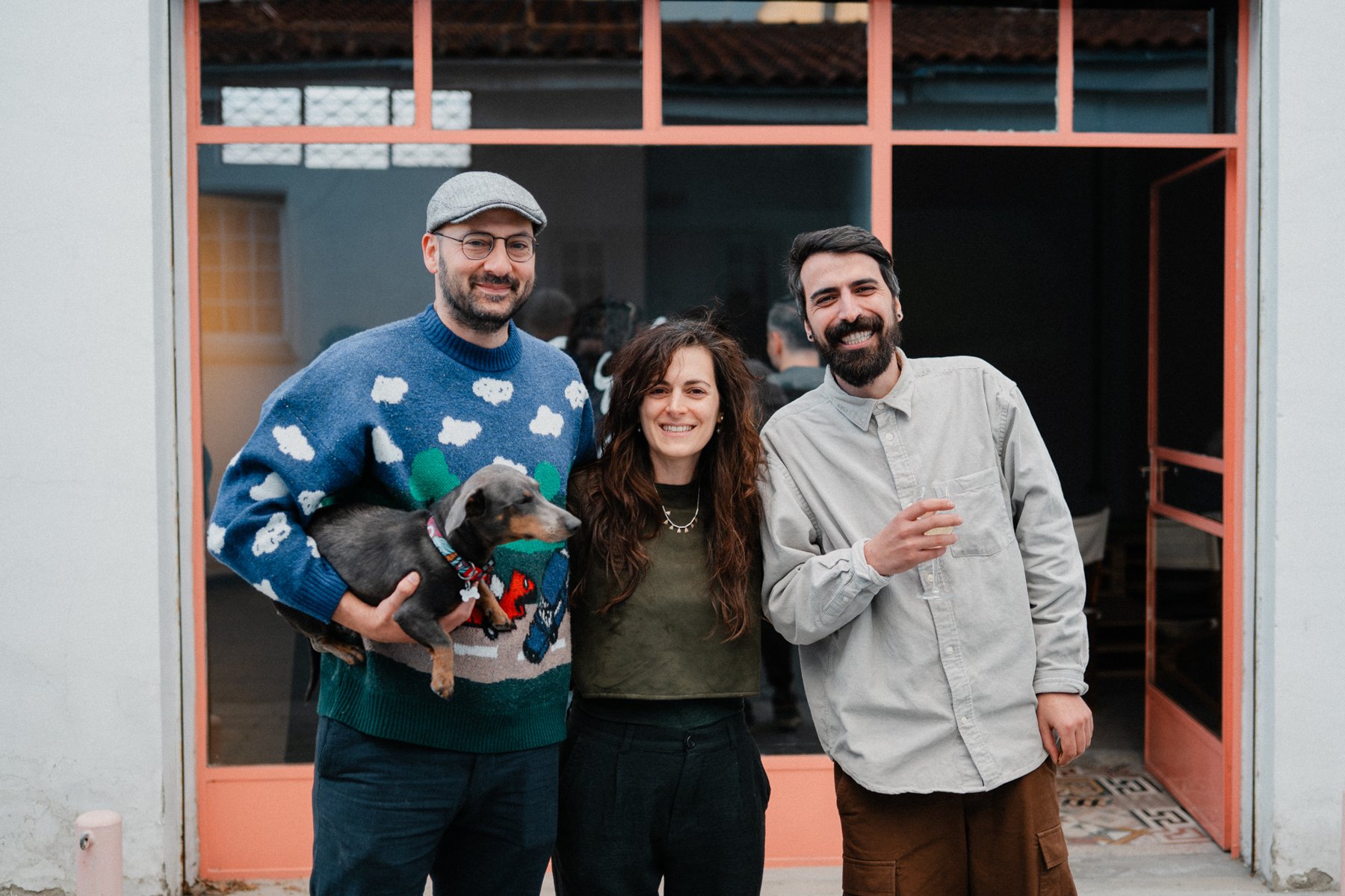 Hosts and artists outside IN TOTO